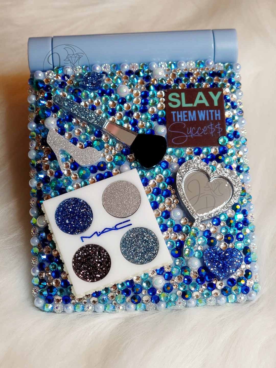 Slay them - LED compact mirror